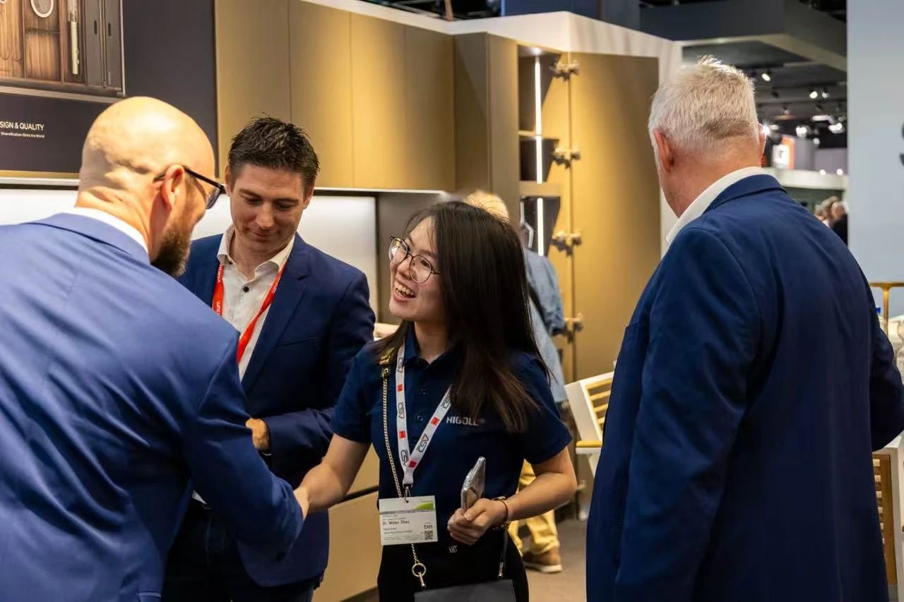Auf der Weltbühne glänzen! HIGOLD debütiert auf der Interzum in Deutschland und setzt einen neuen globalen Maßstab für Beschlag-Exzellenz